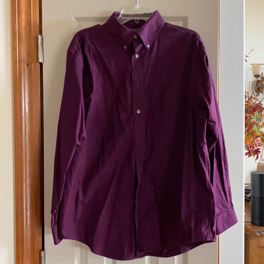 Men’s Roundtree & Yorke Button down shirt size Large